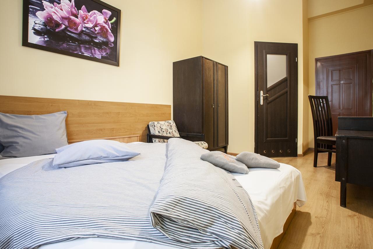Momotown Privates Bed & Breakfast Krakow Dış mekan fotoğraf